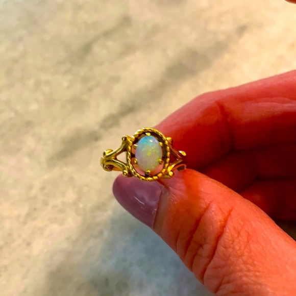 14k and opal split shank ring with beaded design 2.9 grams size 5.5 - Picture 1 of 6